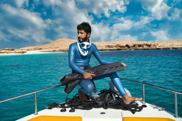 Dimaniyat Island Snorkeling Trip